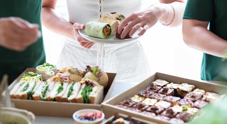 Guide to Catering On a Budget: 8 Cheap Catering Ideas